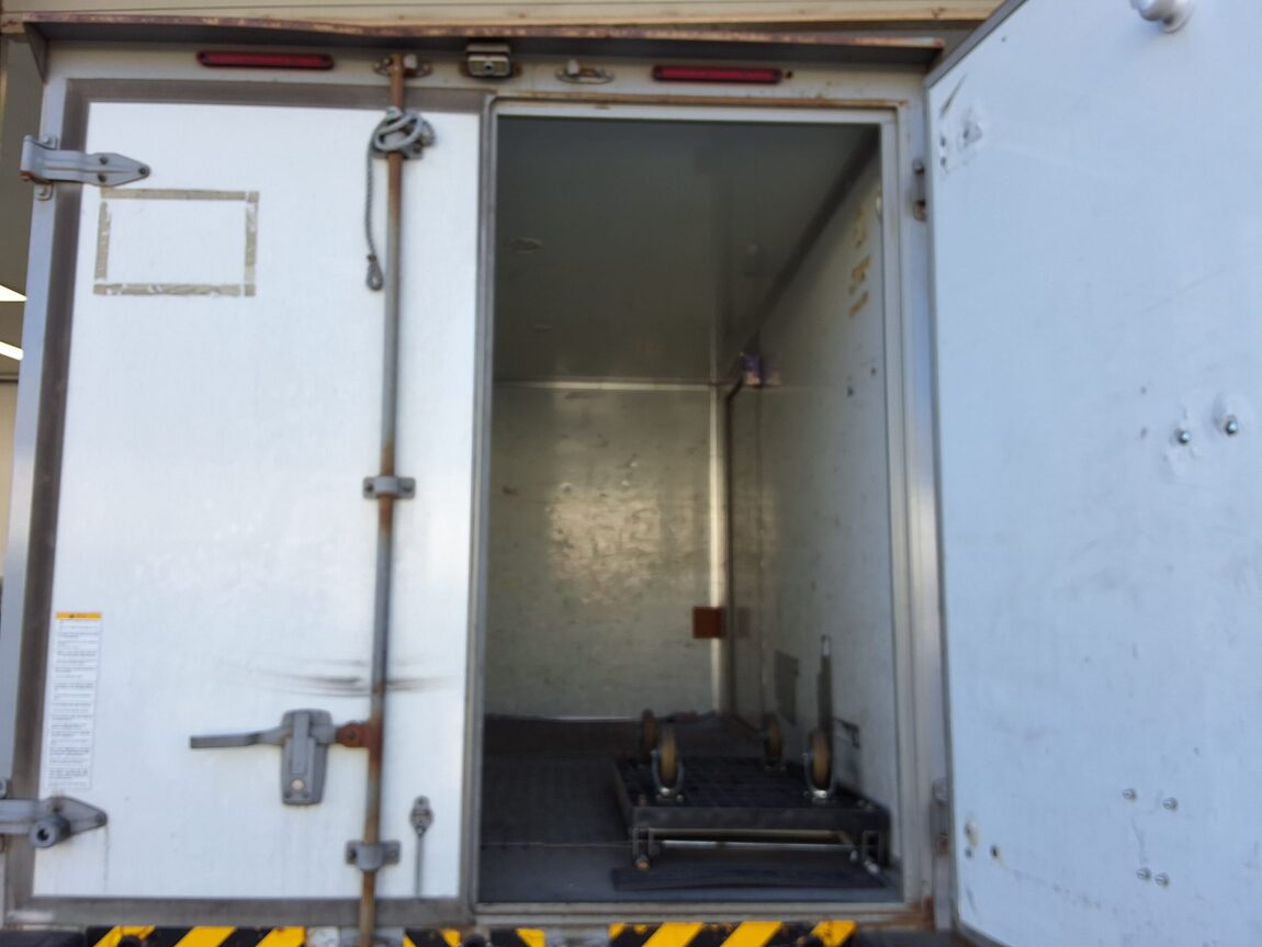 HYUNDAI PORTER II BUILT-IN BOX TRUCK SUPER CAB 2019 - zdjęcie 12