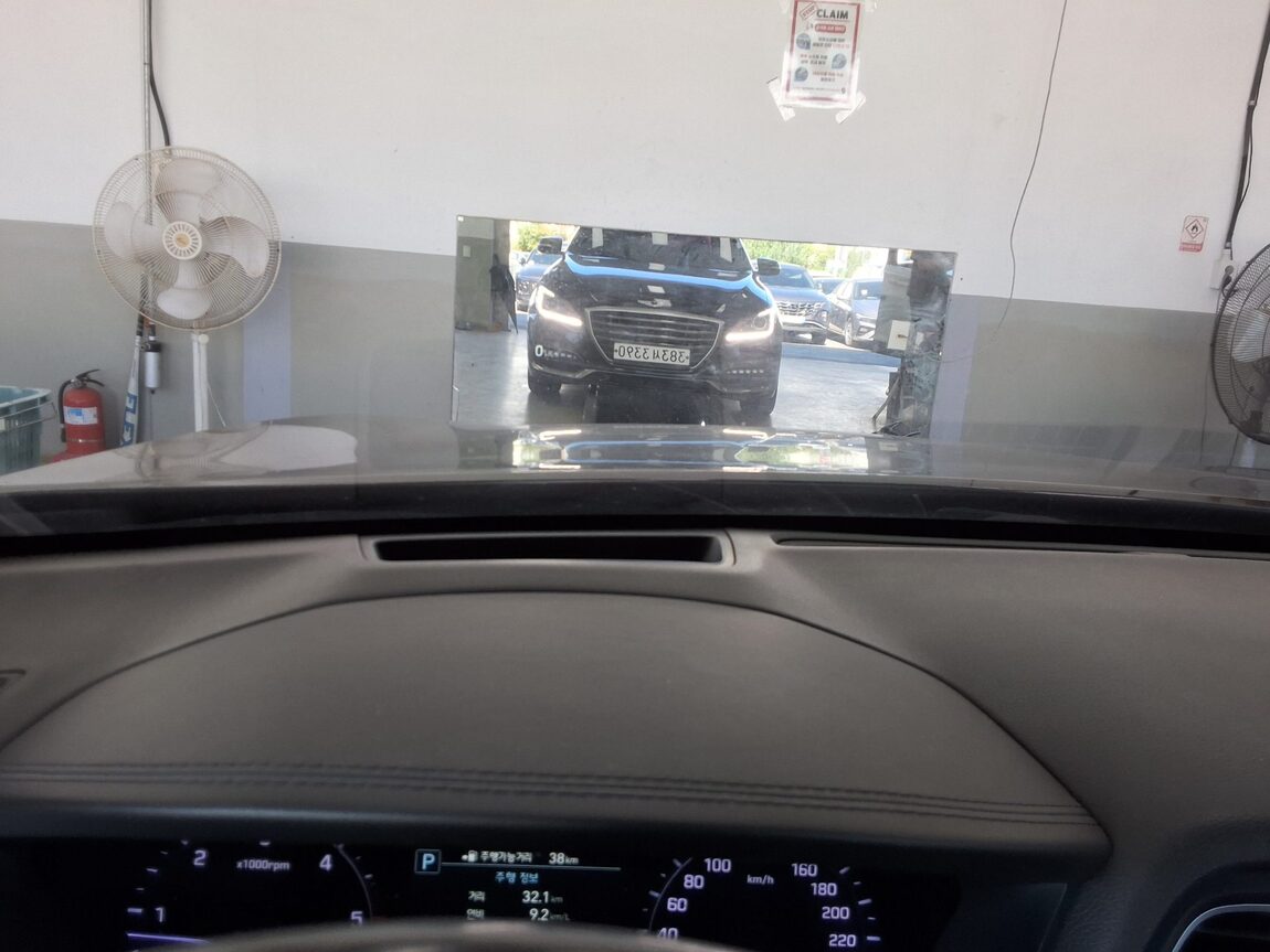 GENESIS G80 2.2 D LUXURY 2018 - zdjęcie 21