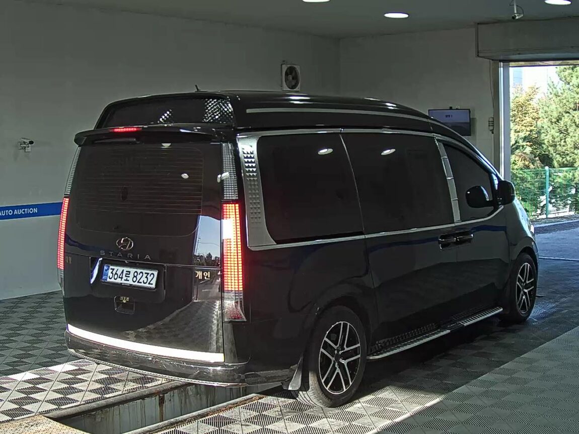 HYUNDAI STARIA 2.2 DIESEL LIMOUSINE 7-SEATER 2WD 2022 - zdjęcie 5
