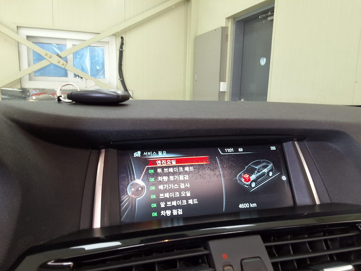 BMW X4 20d xDRIVE X LINE 2016 - zdjęcie 26