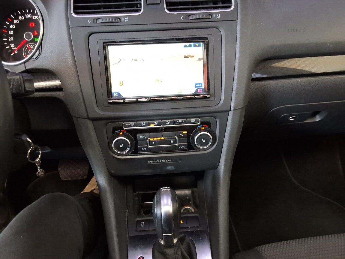 VOLKSWAGEN GOLF (6TH GEN) 1.4 TSI 2011 - zdjęcie 24