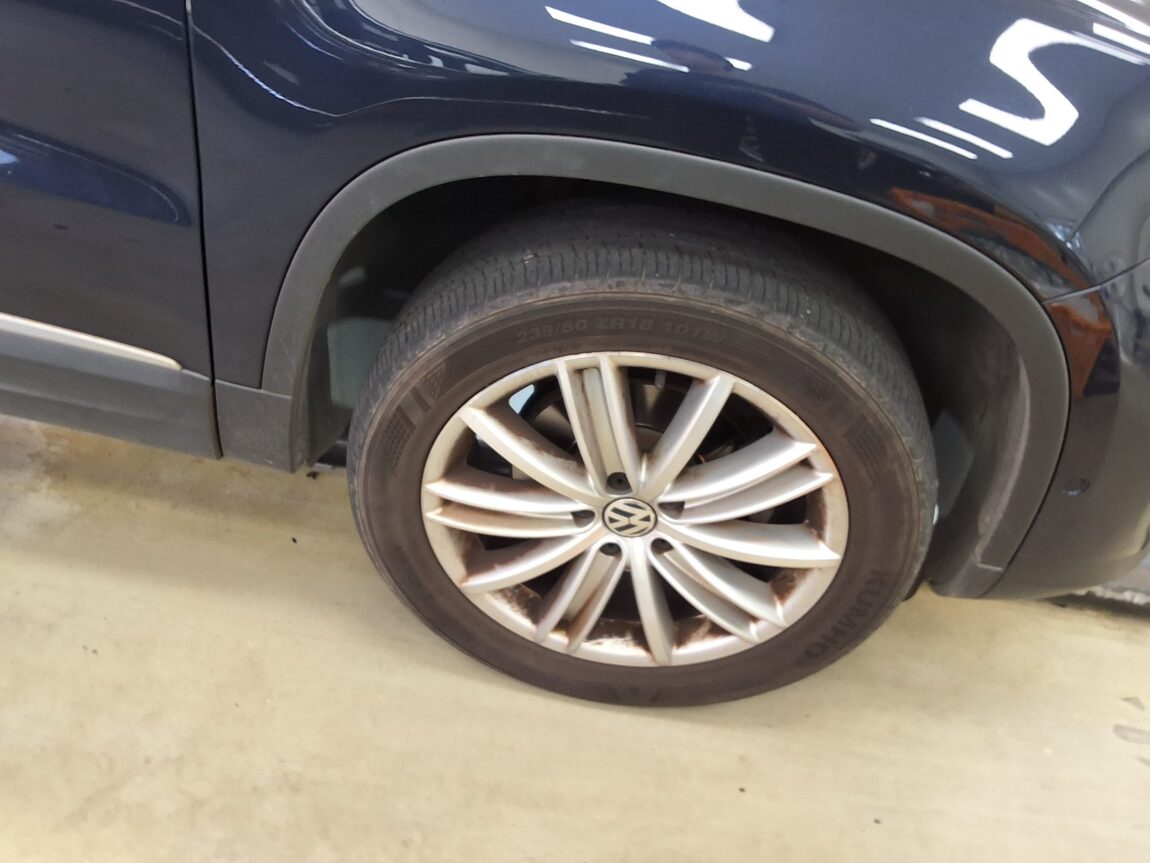 VOLKSWAGEN TIGUAN 2.0 TDI BLUEMOTION PREMIUM 2015 - zdjęcie 20
