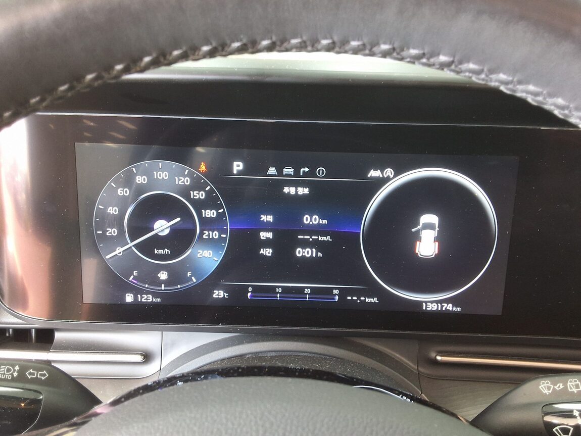 KIA NEW CARNIVAL (KA4) 9-SEATER DIESEL PRESTIGE 2023 - zdjęcie 10