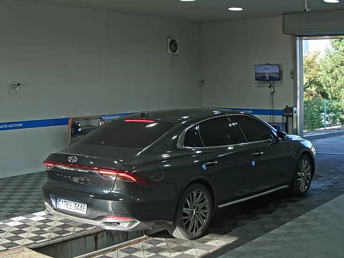 HYUNDAI THE NEW GRANDEUR IG HYBRID 2.4 HEV PREMIUM 2022 - zdjęcie 5