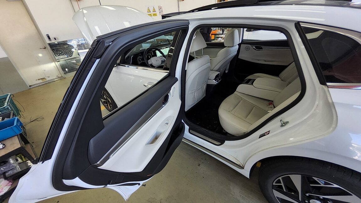 HYUNDAI THE NEW GRANDEUR IG HYBRID 2.4 HEV LE BLANC 2022 - zdjęcie 12