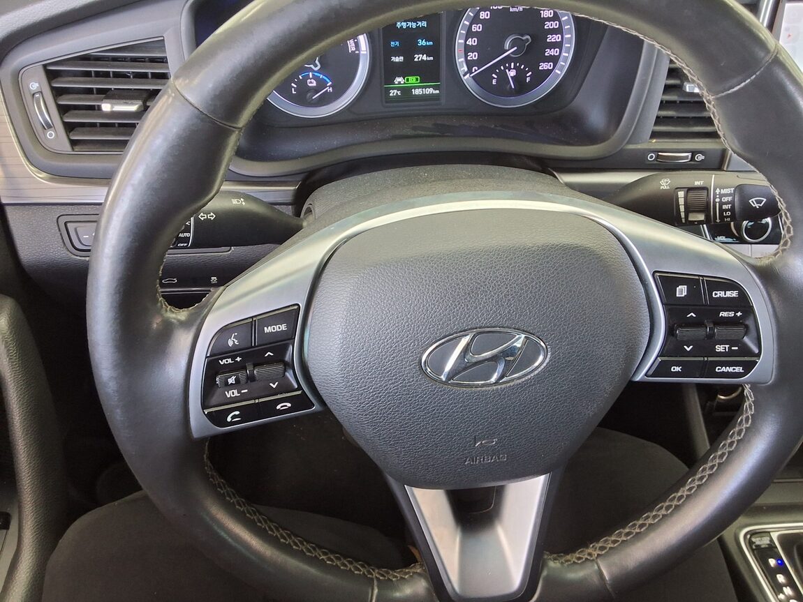 HYUNDAI LF SONATA NEW RISE HYBRID 2.0 P-HEV PREMIUM 2019 - zdjęcie 17