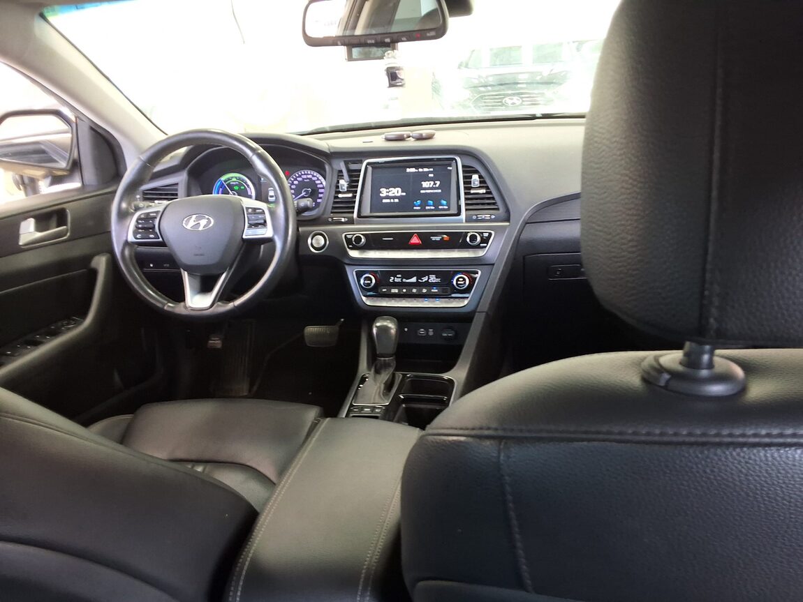 HYUNDAI LF SONATA NEW RISE HYBRID 2.0 P-HEV PREMIUM 2019 - zdjęcie 11