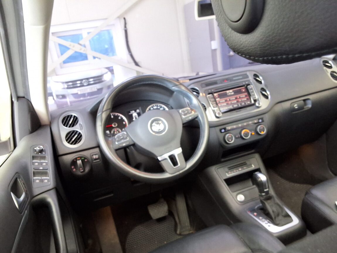 VOLKSWAGEN TIGUAN 2.0 TDI BLUEMOTION PREMIUM 2016 - zdjęcie 12