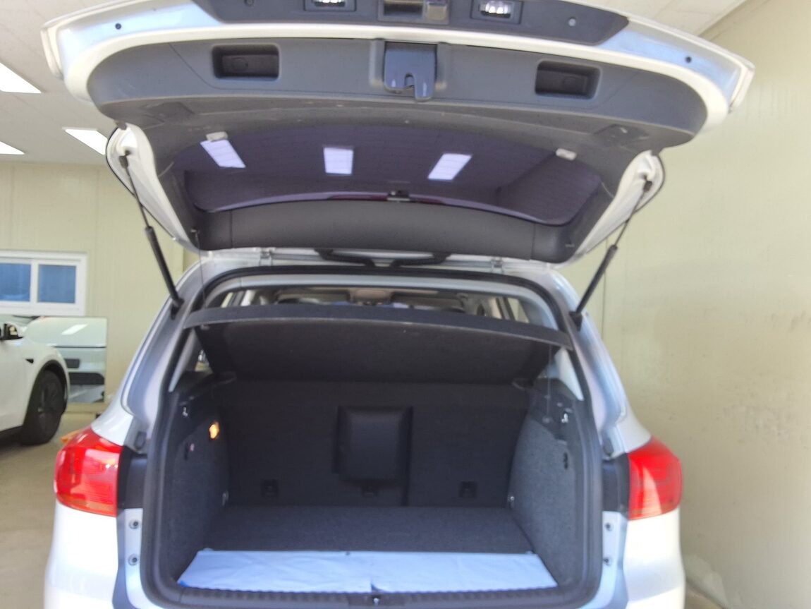 VOLKSWAGEN TIGUAN 2.0 TDI BLUEMOTION PREMIUM 2016 - zdjęcie 16