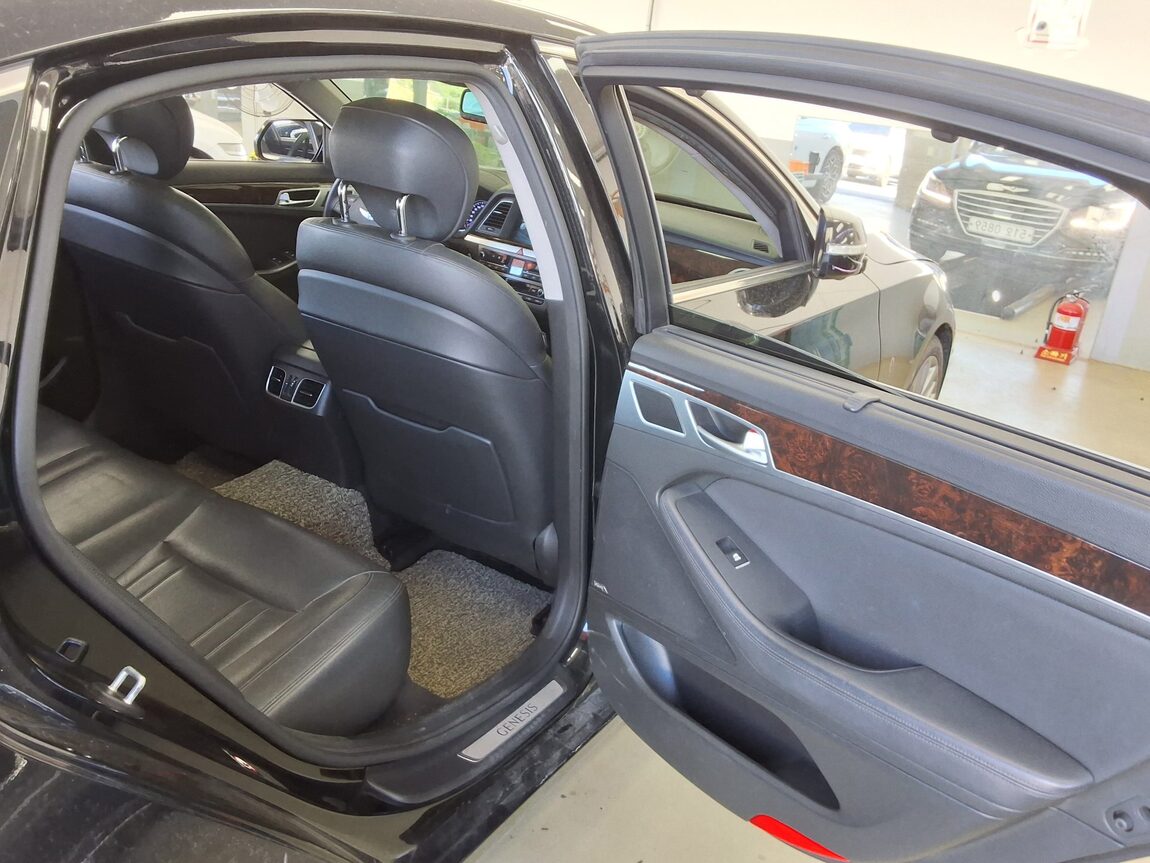 HYUNDAI GENESIS DH G380 AWD EXCLUSIVE 2016 - zdjęcie 13