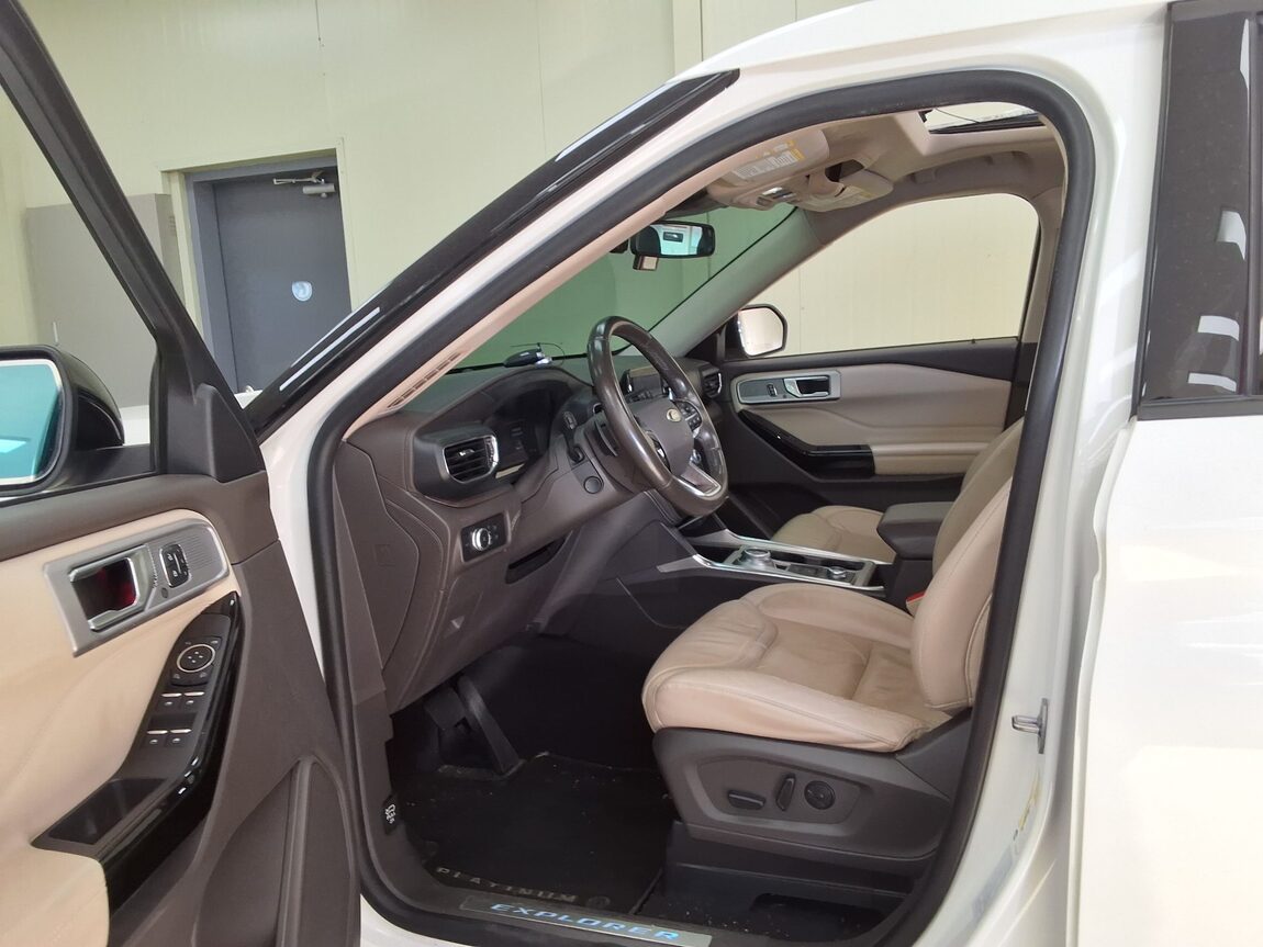 FORD EXPLORER (6TH GEN) 3.0 AWD PLATINUM 2021 - zdjęcie 11