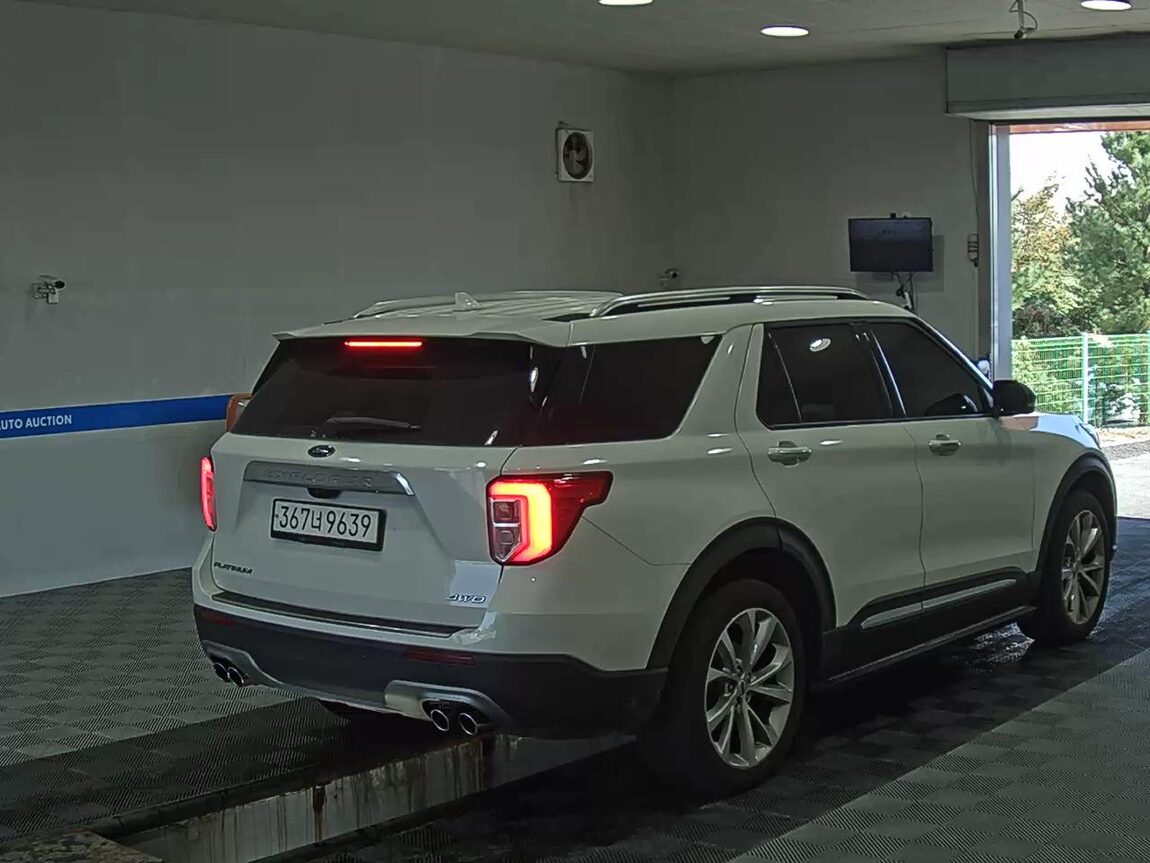 FORD EXPLORER (6TH GEN) 3.0 AWD PLATINUM 2021 - zdjęcie 5