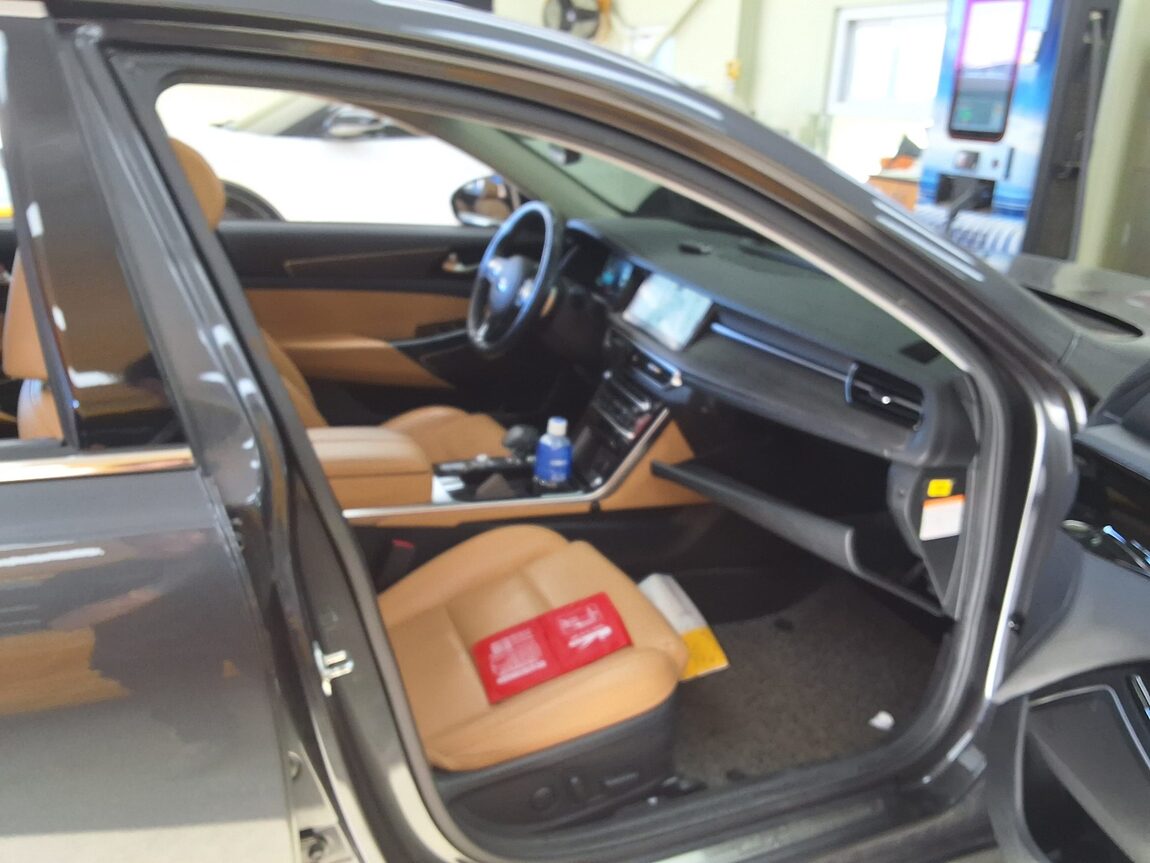 KIA K7 PREMIER HYBRID SIGNATURE 2020 - zdjęcie 15