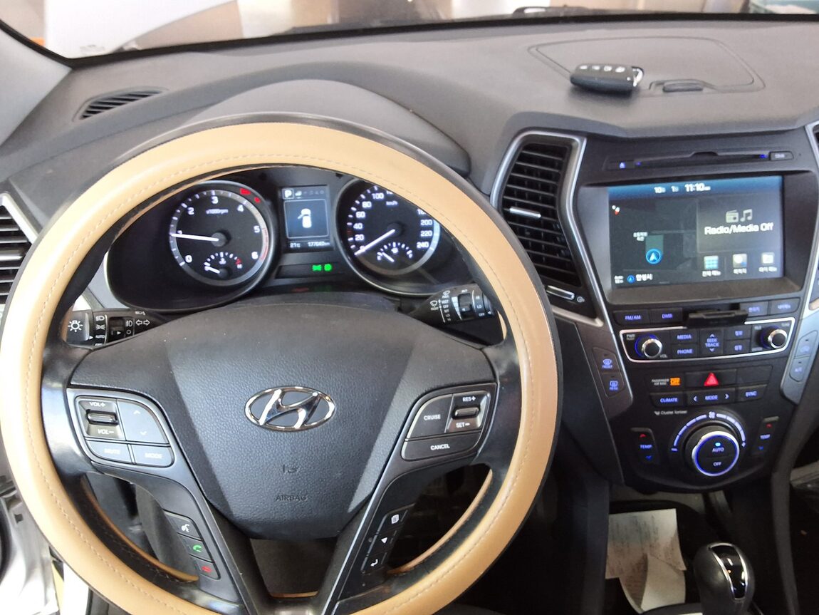 HYUNDAI SANTA FE THE PRIME DIESEL R2.0 2WD PREMIUM 2016 - zdjęcie 17