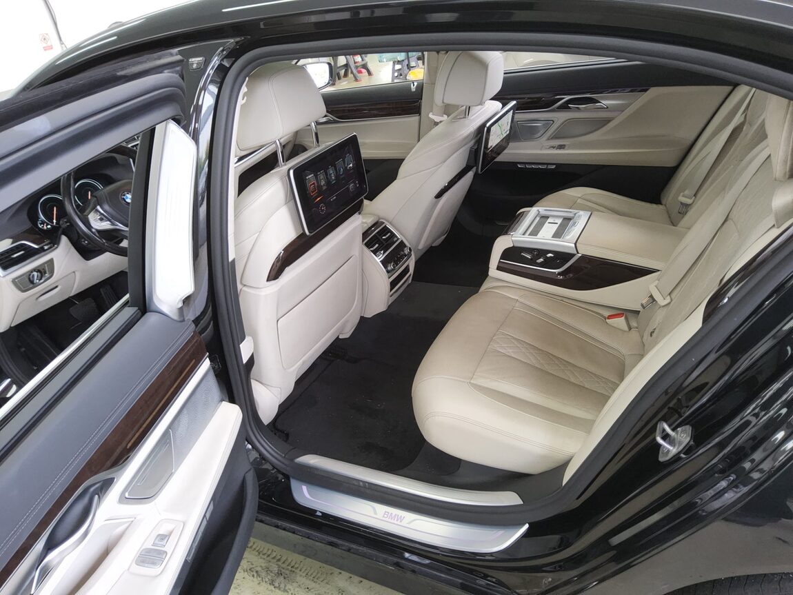 BMW 7 SERIES (6TH GEN) 750Li xDRIVE LUXURY 2016 - zdjęcie 12