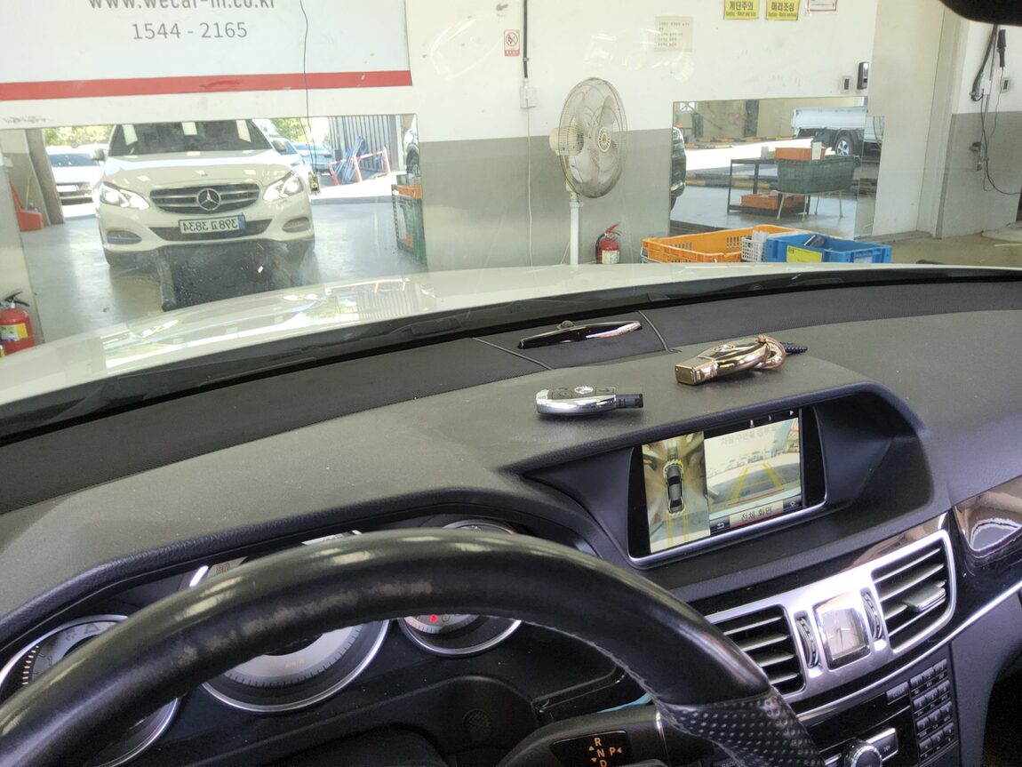 MERCEDES-BENZ E-CLASS (4TH GEN) E250 CDI BLUETEC 4MATIC AVANTGARDE 2015 - zdjęcie 19