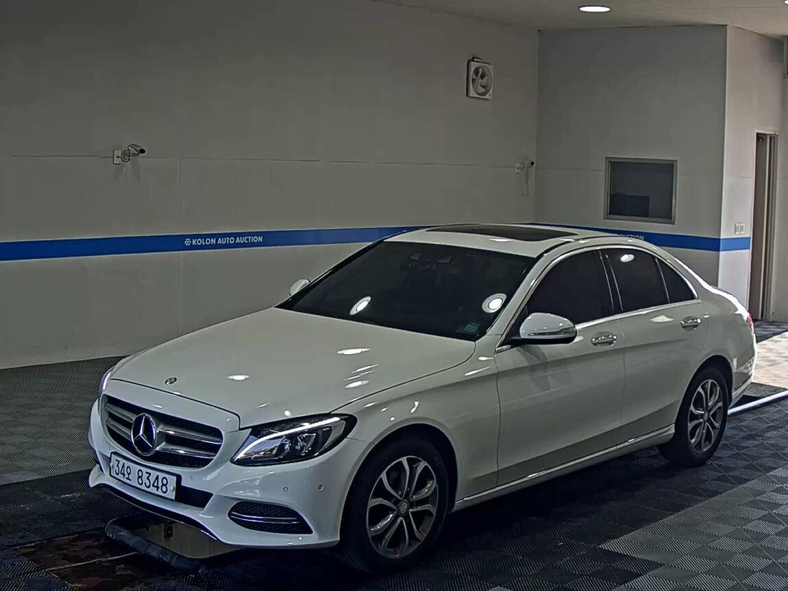 MERCEDES-BENZ C-CLASS (4TH GEN) C220 CDI BLUETEC AVANTGARDE 2015 - zdjęcie 2