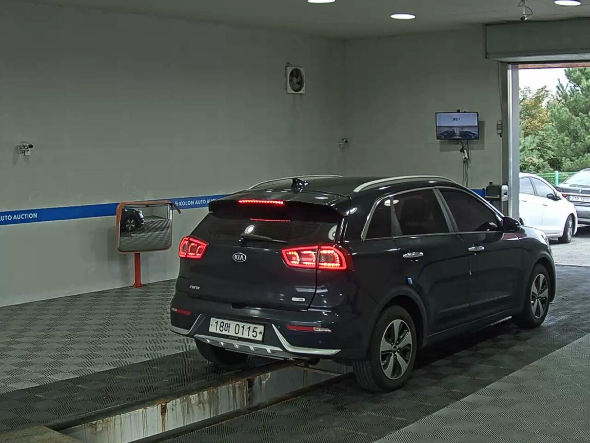 KIA NIRO 1.6 HYBRID PRESTIGE 2017 - zdjęcie 5