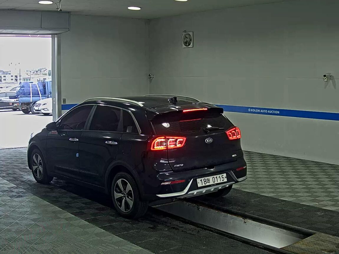 KIA NIRO 1.6 HYBRID PRESTIGE 2017 - zdjęcie 6