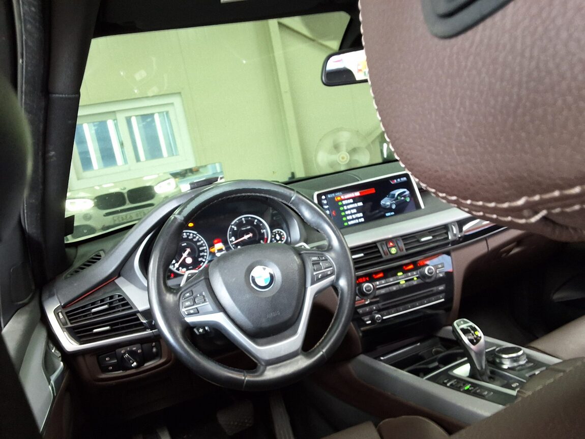 BMW X5 (3RD GEN) 30d xDRIVE M SPORT 2018 - zdjęcie 12