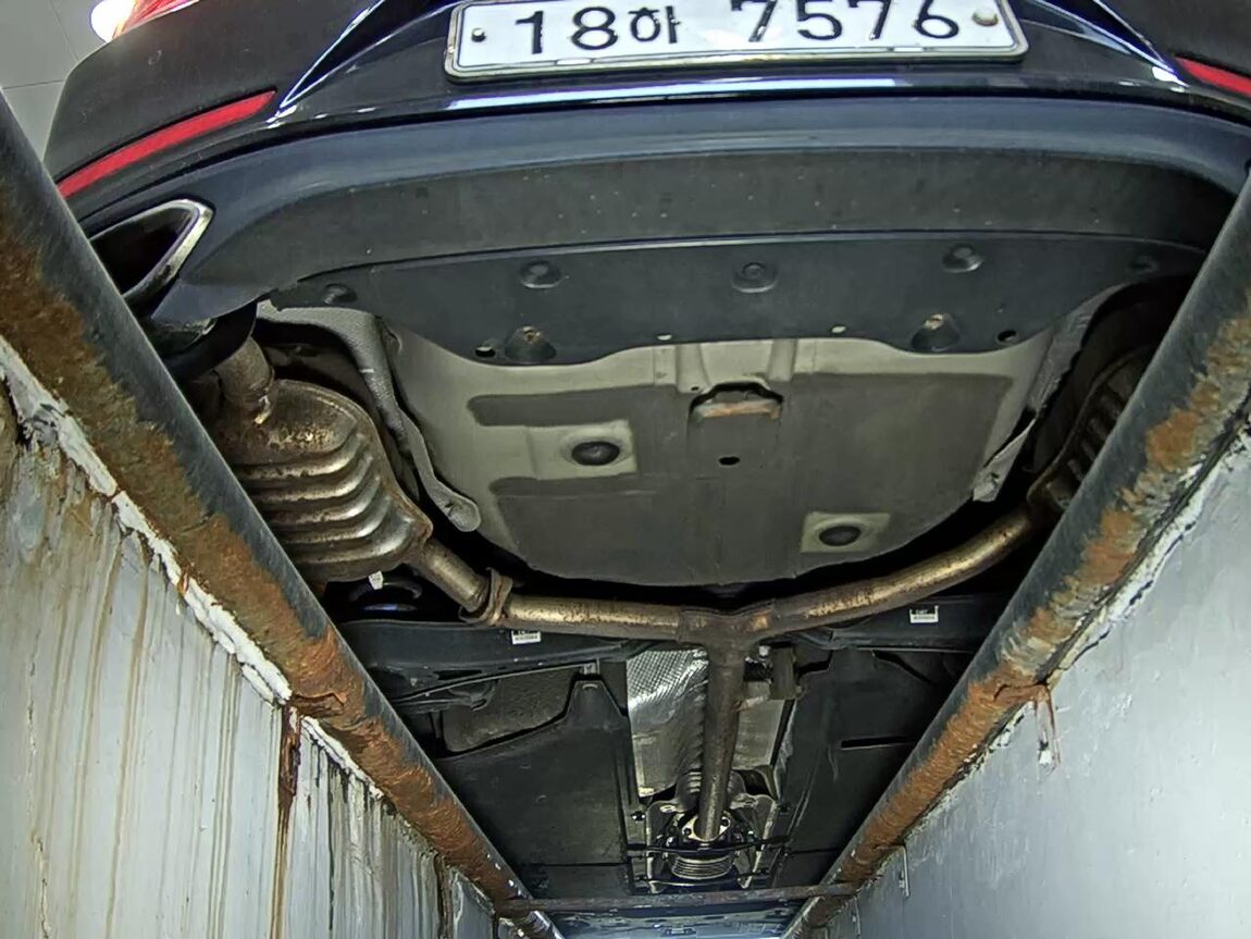 HYUNDAI GRANDEUR IG 2.4 GDi PREMIUM SPECIAL 2018 - zdjęcie 8