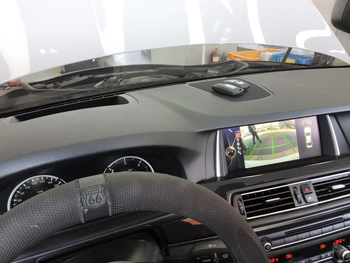 BMW 5 SERIES (6TH GEN) 520d 2015 - zdjęcie 17
