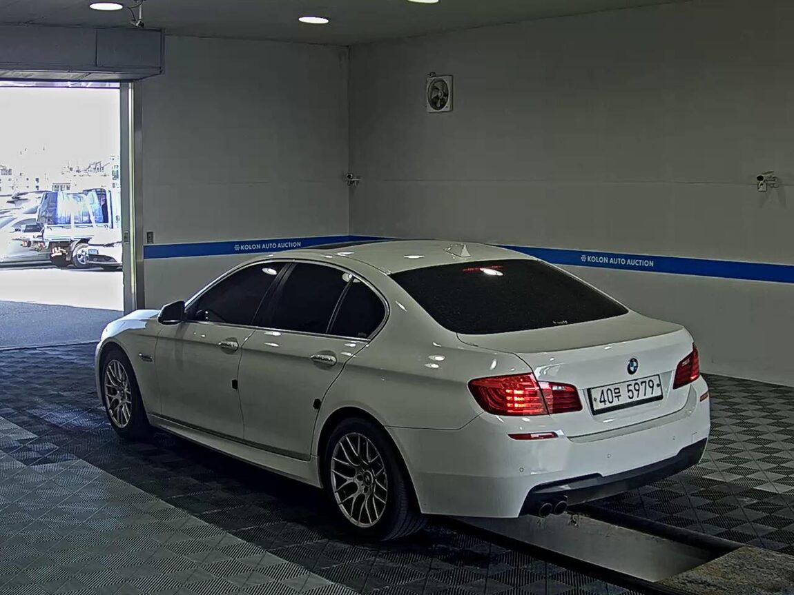 BMW 5 SERIES (6TH GEN) 520d 2015 - zdjęcie 6