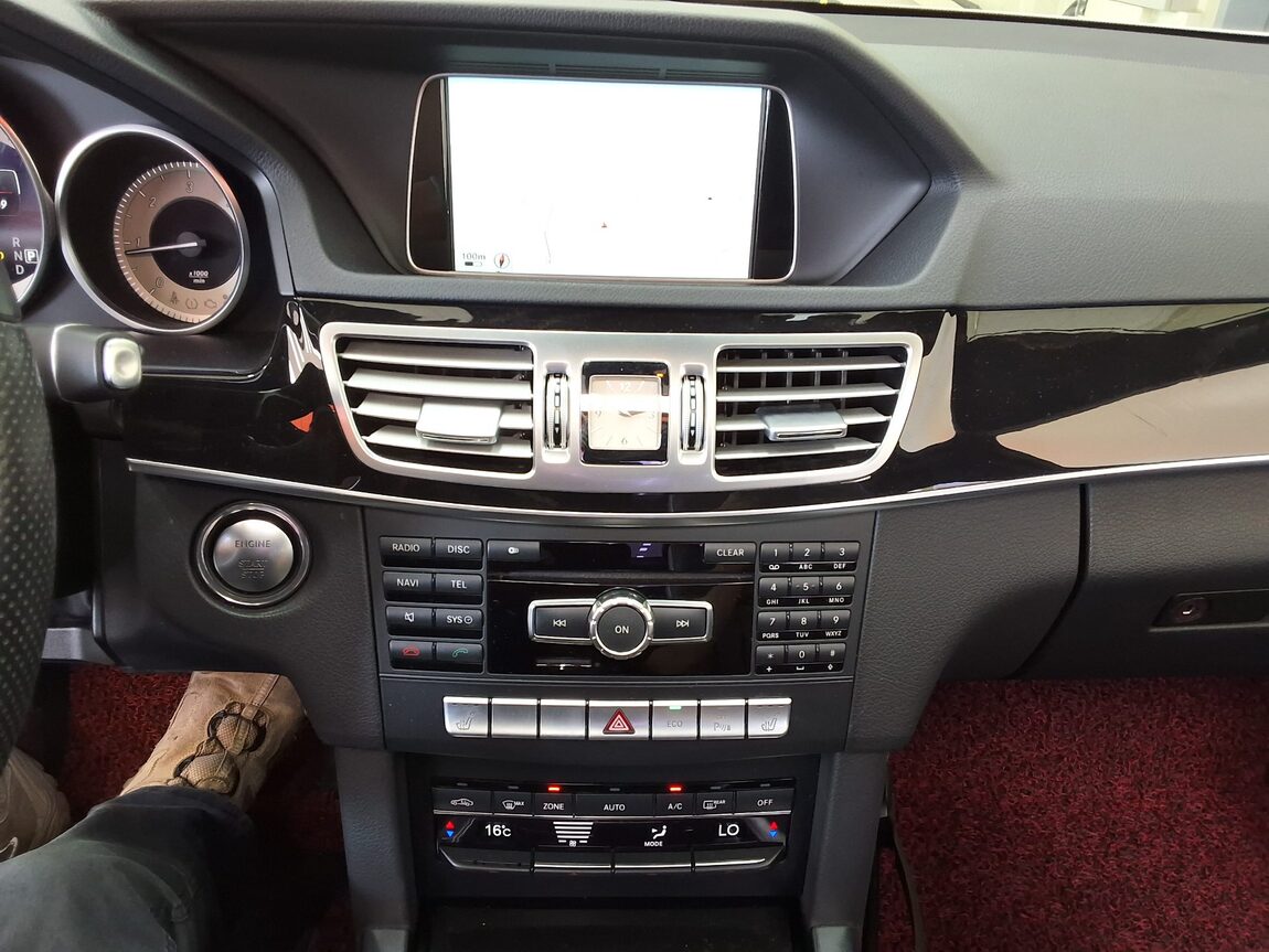 MERCEDES-BENZ E-CLASS (4TH GEN) E250 CDI BLUETEC 4MATIC AVANTGARDE 2015 - zdjęcie 24