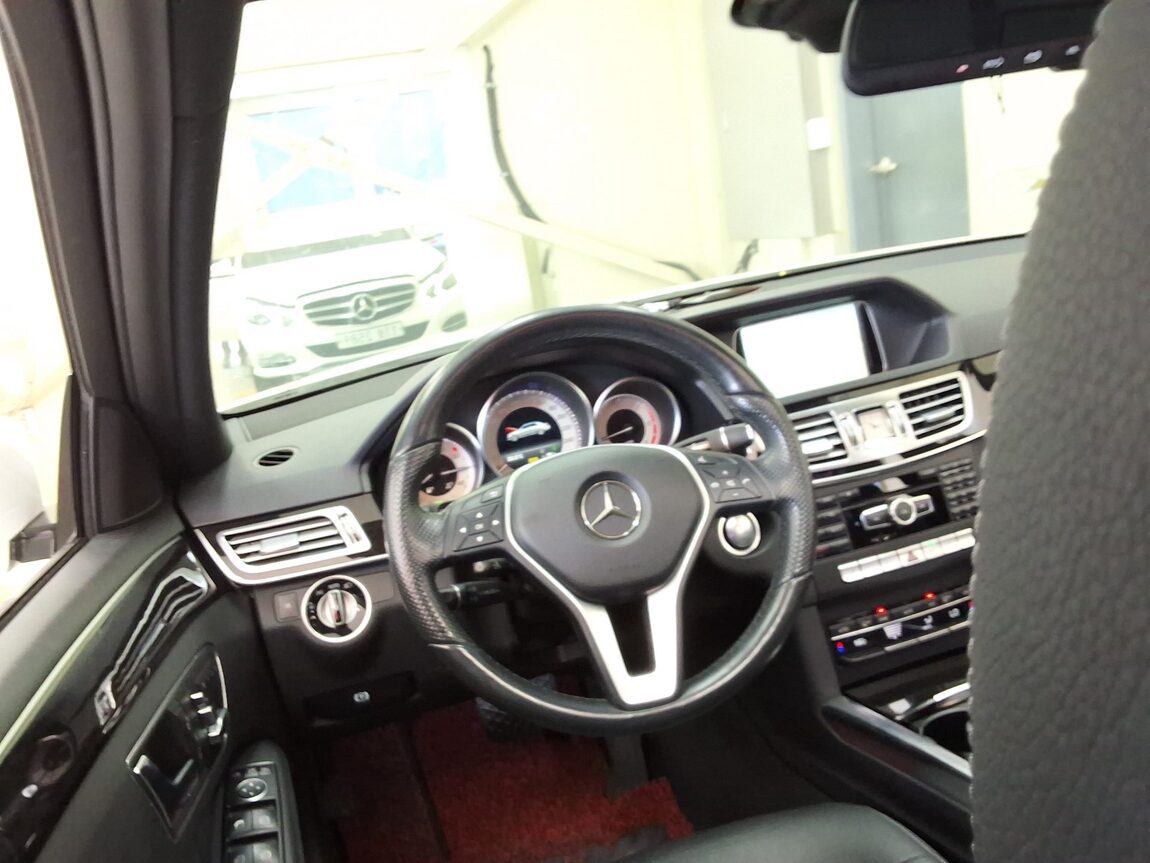 MERCEDES-BENZ E-CLASS (4TH GEN) E250 CDI BLUETEC 4MATIC AVANTGARDE 2015 - zdjęcie 12