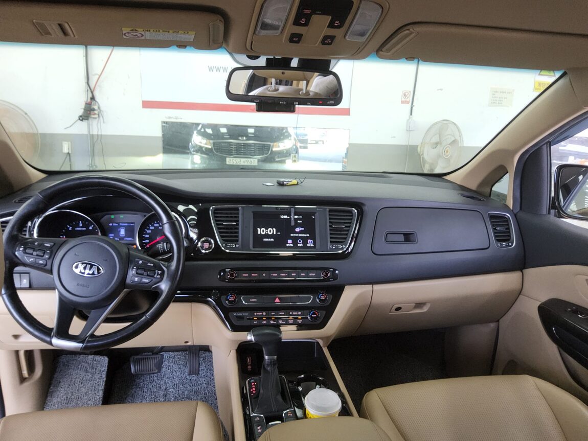 KIA THE NEW CARNIVAL HI-LIMOUSINE 9-SEATER DIESEL PRESTIGE 2019 - zdjęcie 11
