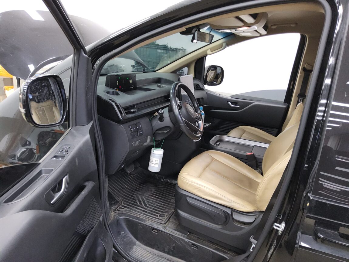 HYUNDAI STARIA 2.2 DIESEL CARGO 5-SEATER MODERN 2025 - zdjęcie 10