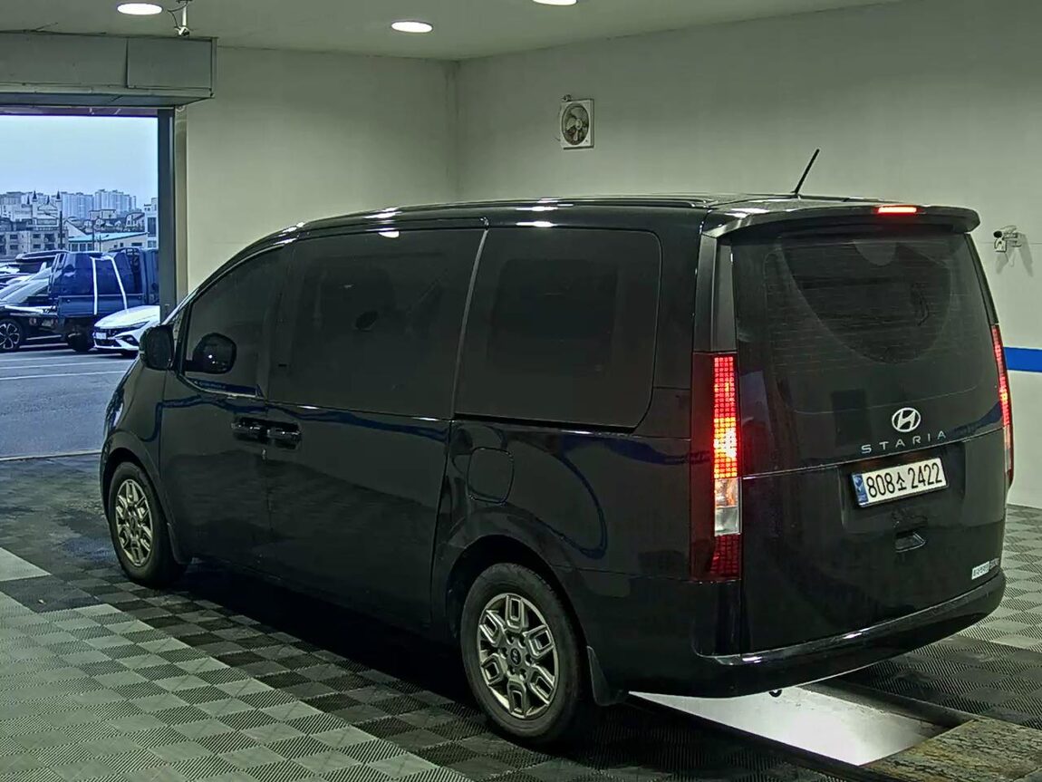 HYUNDAI STARIA 2.2 DIESEL CARGO 5-SEATER MODERN 2025 - zdjęcie 6