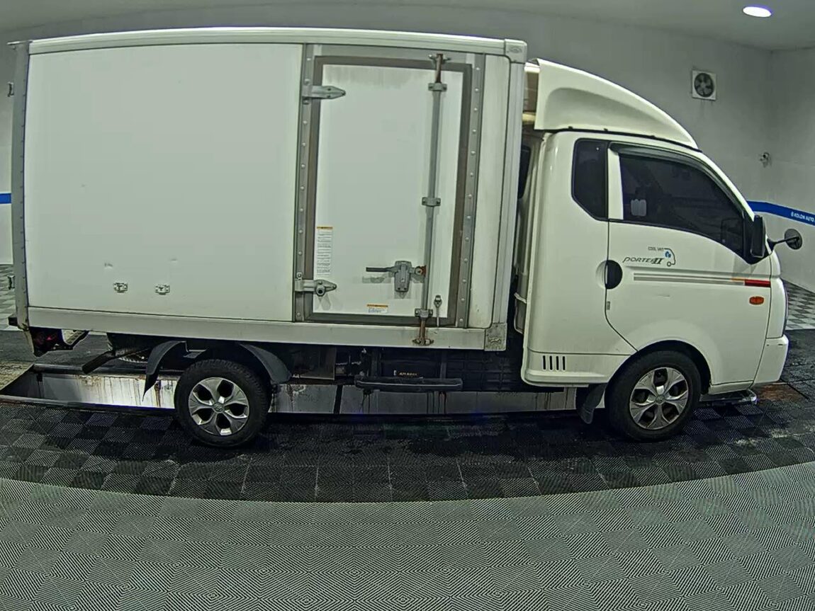 HYUNDAI PORTER II REFRIGERATED BOX TRUCK SUPER CAB 2018 - zdjęcie 4