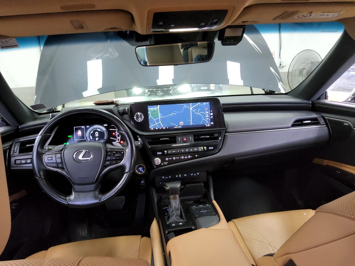LEXUS ES (7TH GEN) 300h EXECUTIVE 2022 - zdjęcie 11