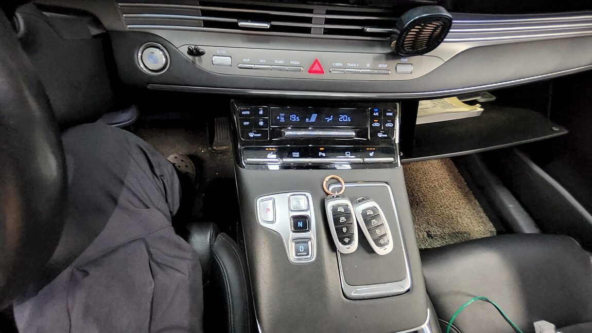 HYUNDAI THE NEW GRANDEUR IG LPi 3.0 RENTAL CAR MODERN 2020 - zdjęcie 19