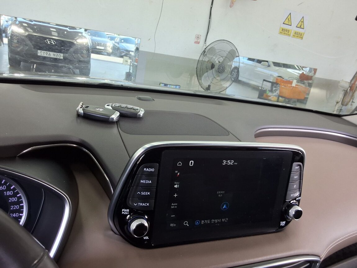HYUNDAI SANTA FE (TM) R2.0 2WD PRESTIGE 2019 - zdjęcie 17