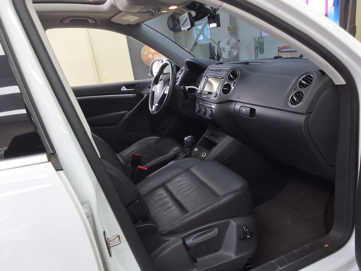 VOLKSWAGEN TIGUAN 2.0 TDI BLUEMOTION PREMIUM 2016 - zdjęcie 15