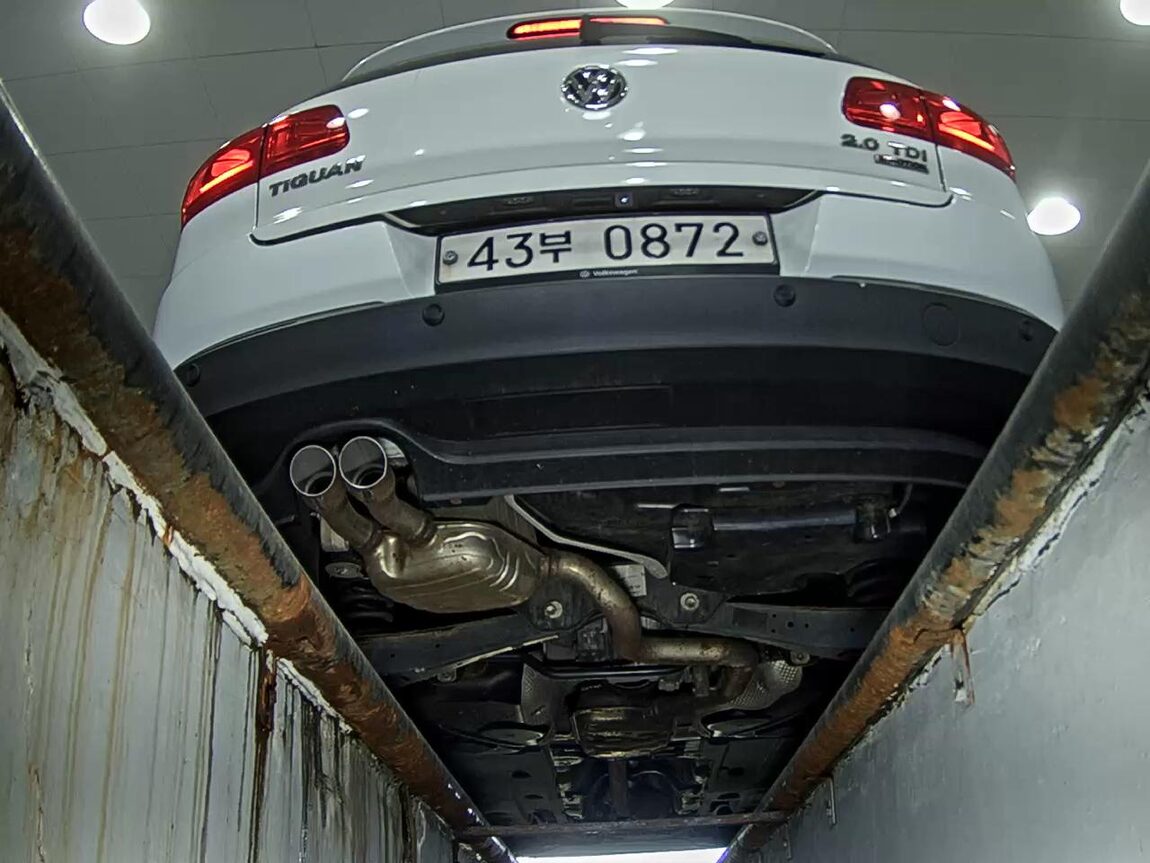 VOLKSWAGEN TIGUAN 2.0 TDI BLUEMOTION PREMIUM 2016 - zdjęcie 8