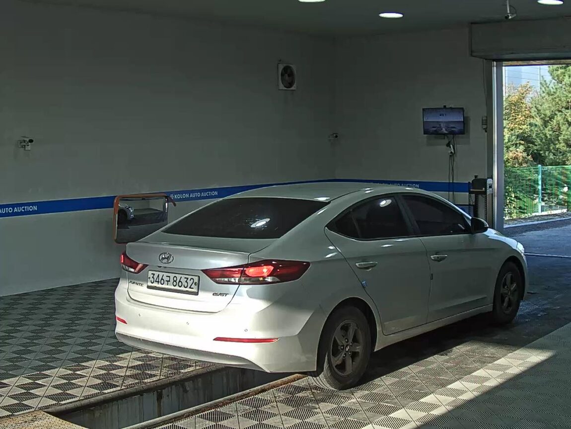 HYUNDAI AVANTE AD 1.6 DIESEL SMART 2017 - zdjęcie 5