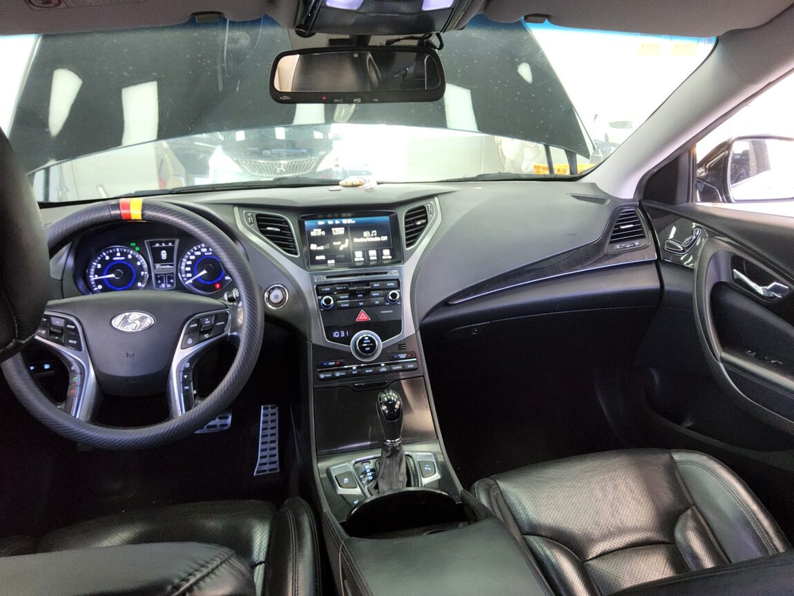 HYUNDAI GRANDEUR HG HG 240 MODERN 2016 - zdjęcie 11