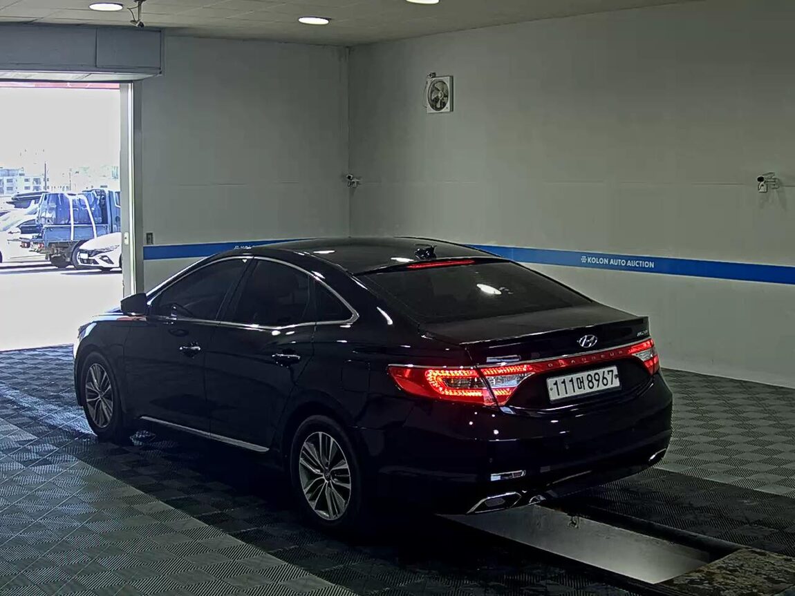 HYUNDAI GRANDEUR HG HG 240 MODERN 2016 - zdjęcie 6