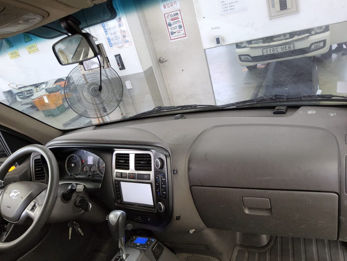 HYUNDAI PORTER II HIGH-ROOF FREEZER BOX TRUCK SUPER CAB TWIN COMPRESSOR 2019 - zdjęcie 11