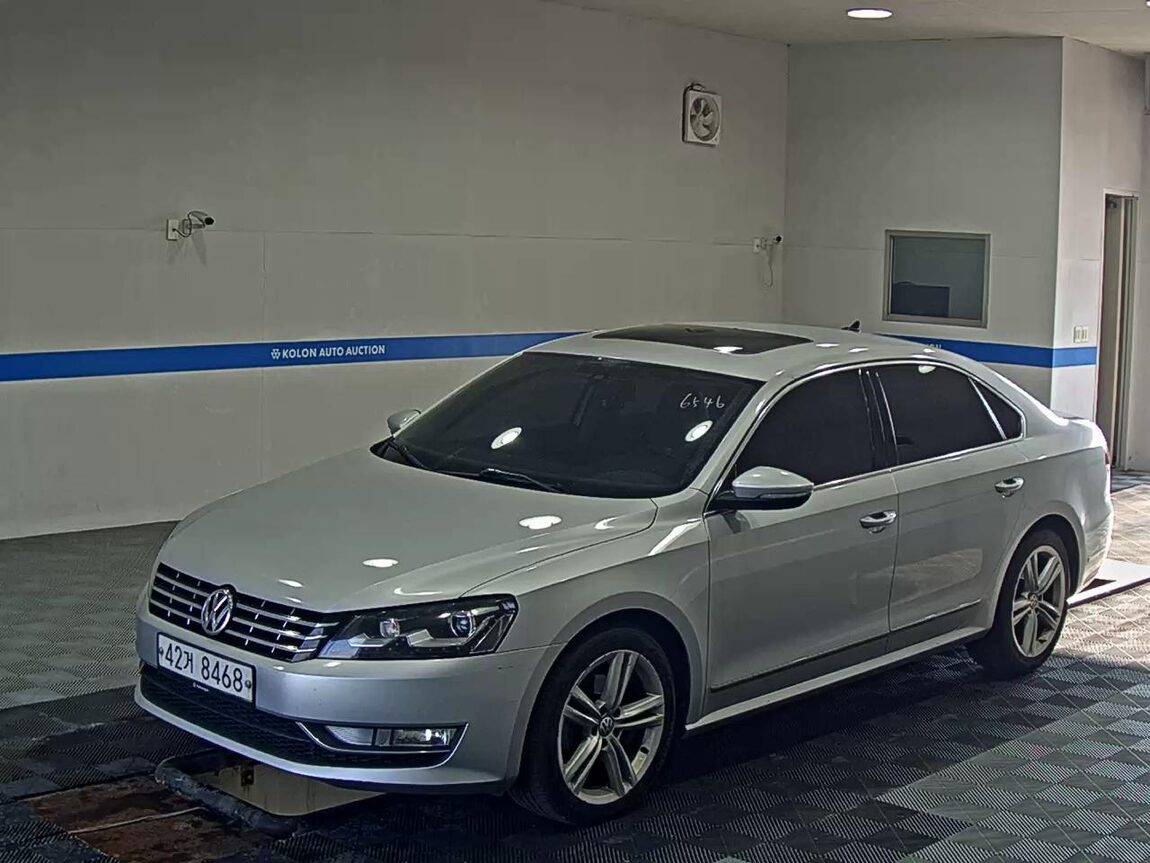 VOLKSWAGEN THE NEW PASSAT (7TH GEN) 2.0 TDI 2014 - zdjęcie 2