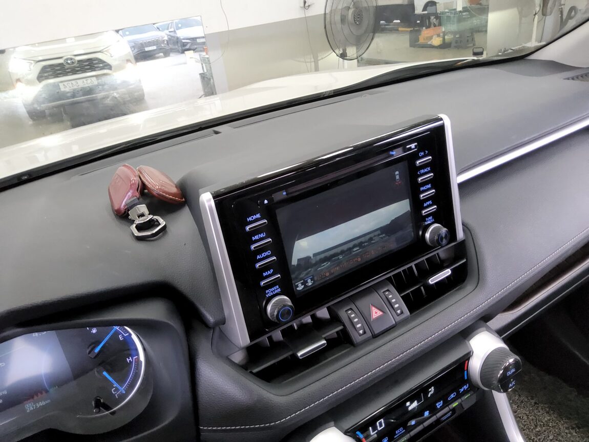 TOYOTA RAV4 (5TH GEN) 2.5 AWD HYBRID 2019 - zdjęcie 18
