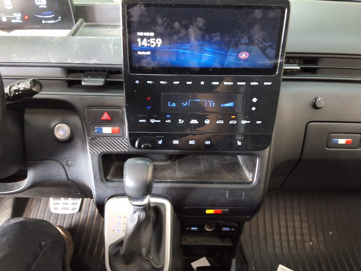 HYUNDAI STARIA 2.2 DIESEL TOURER 11-SEATER 2WD MODERN 2022 - zdjęcie 23
