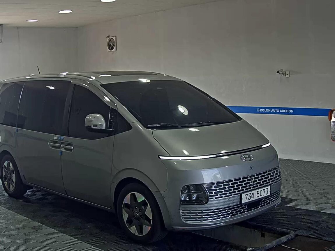 HYUNDAI STARIA 2.2 DIESEL TOURER 11-SEATER 2WD MODERN 2022 - zdjęcie 3