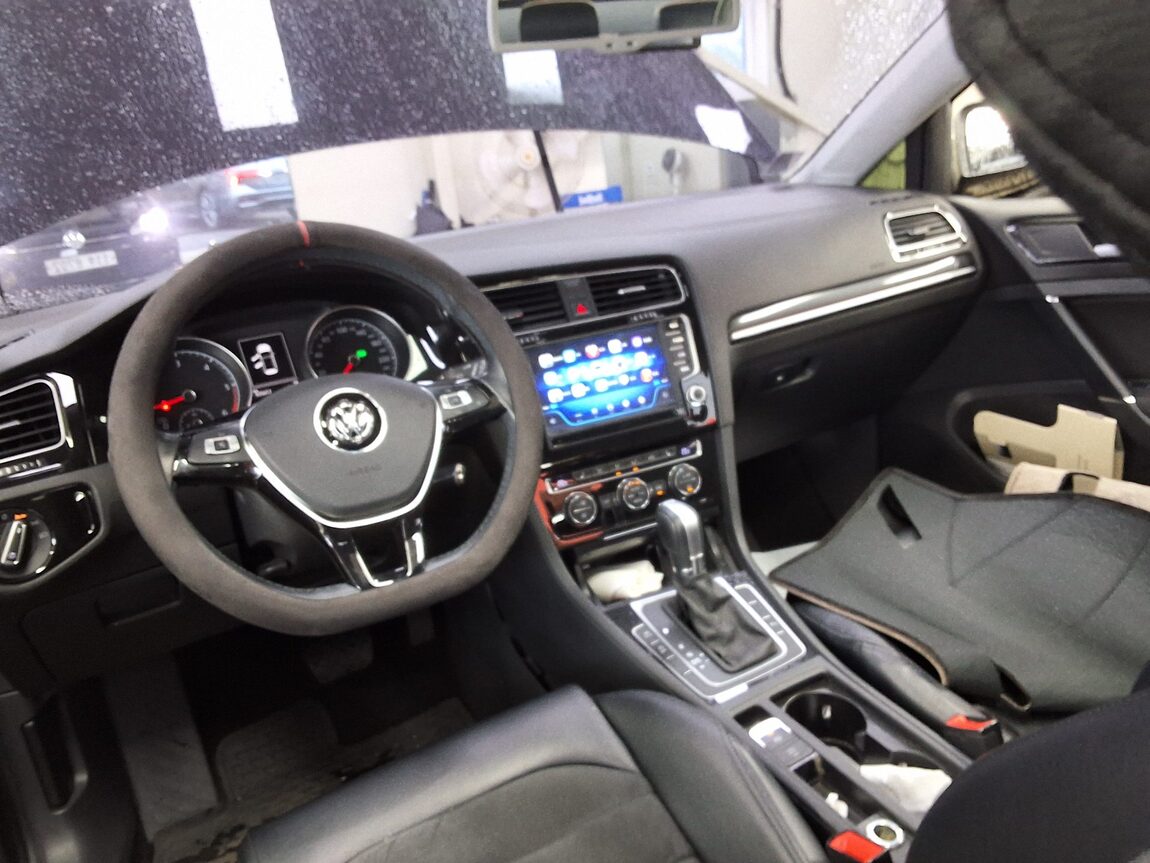 VOLKSWAGEN GOLF (7TH GEN) 2.0 TDI 2015 - zdjęcie 12