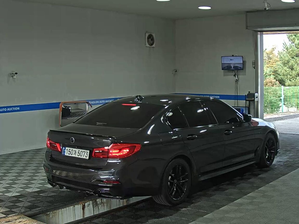 BMW 5 SERIES (7TH GEN) 520d xDRIVE M SPORT PACK PLUS 2018 - zdjęcie 5