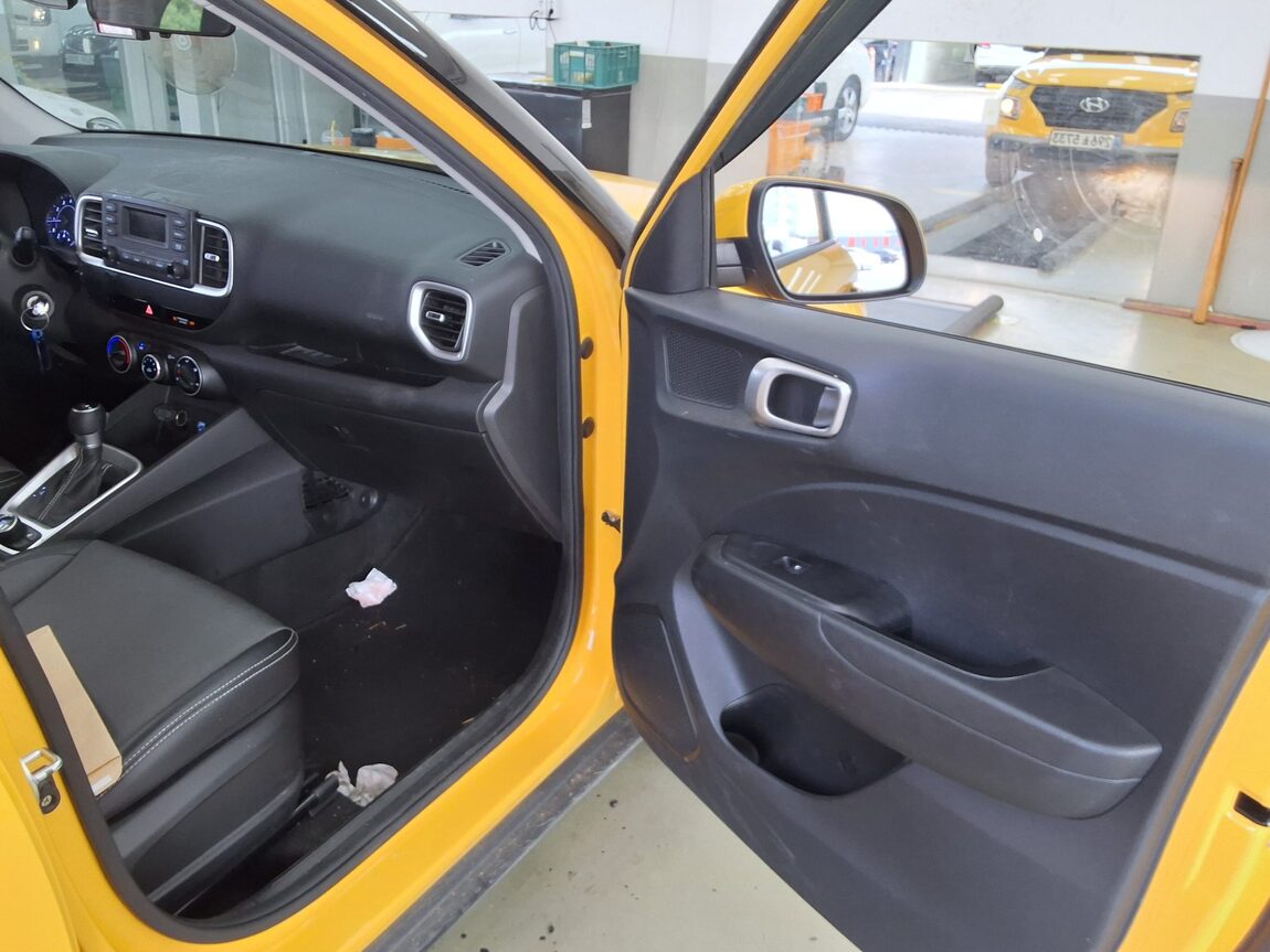 HYUNDAI VENUE 1.6 GASOLINE DRIVING SCHOOL USE 2021 - zdjęcie 14