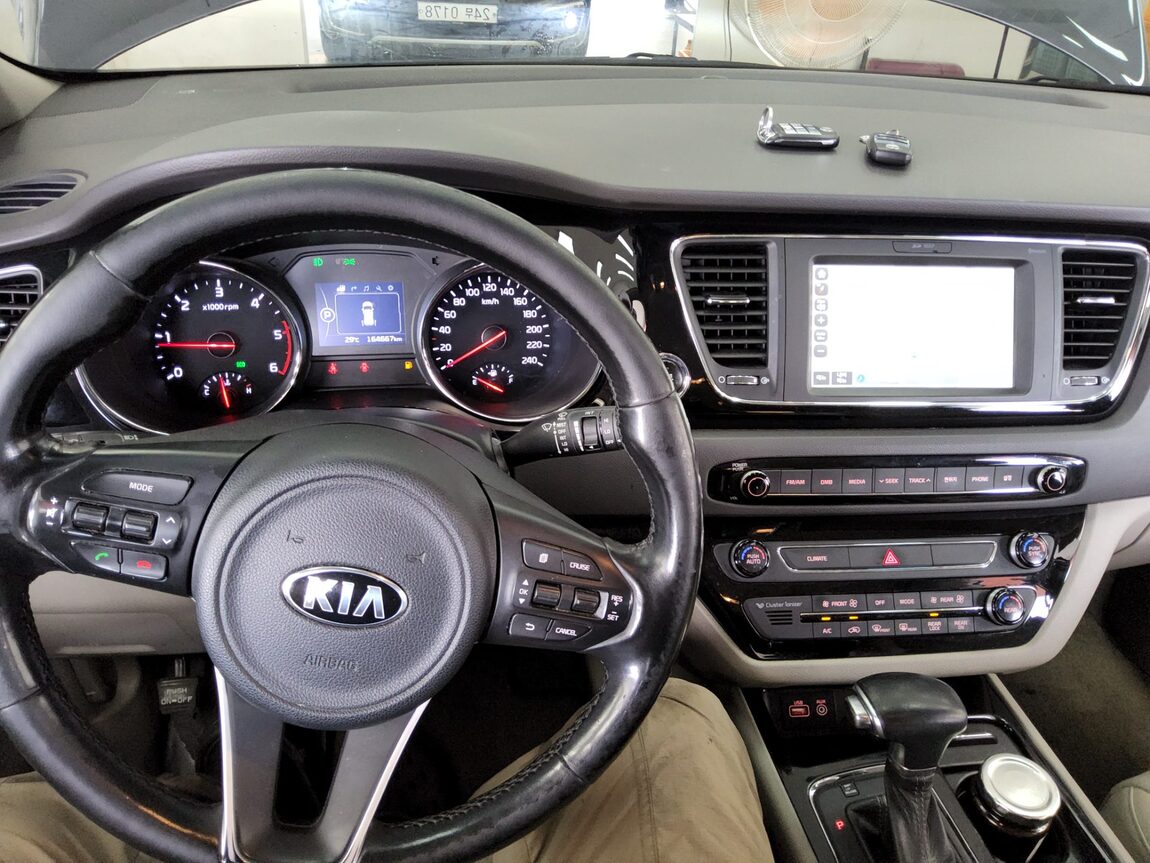 KIA ALL NEW CARNIVAL 9-SEATER DIESEL PRESTIGE 2017 - zdjęcie 17